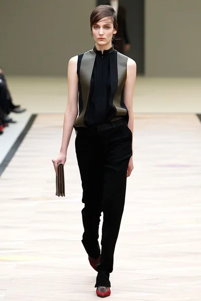 Look 13